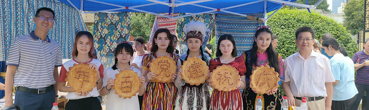 taptap金宝博
民族团结活动月顺利举办